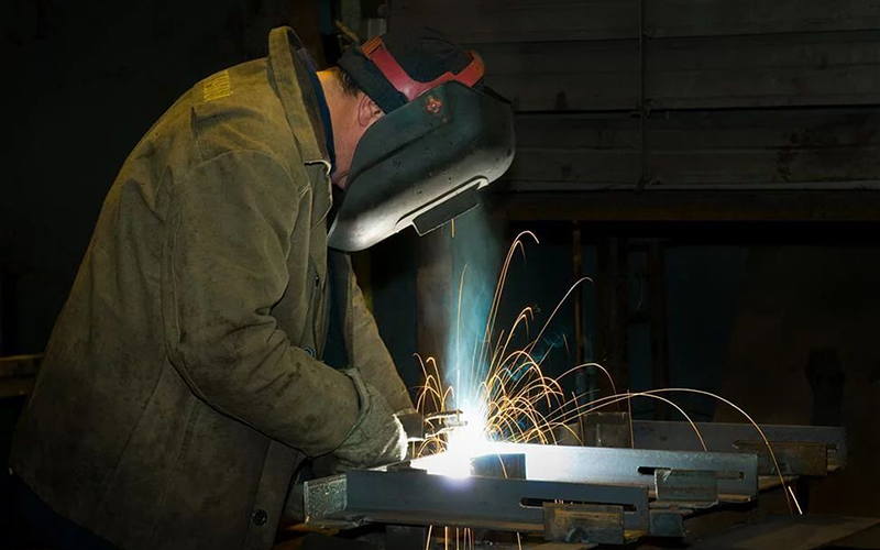 Инженер-электросварщик