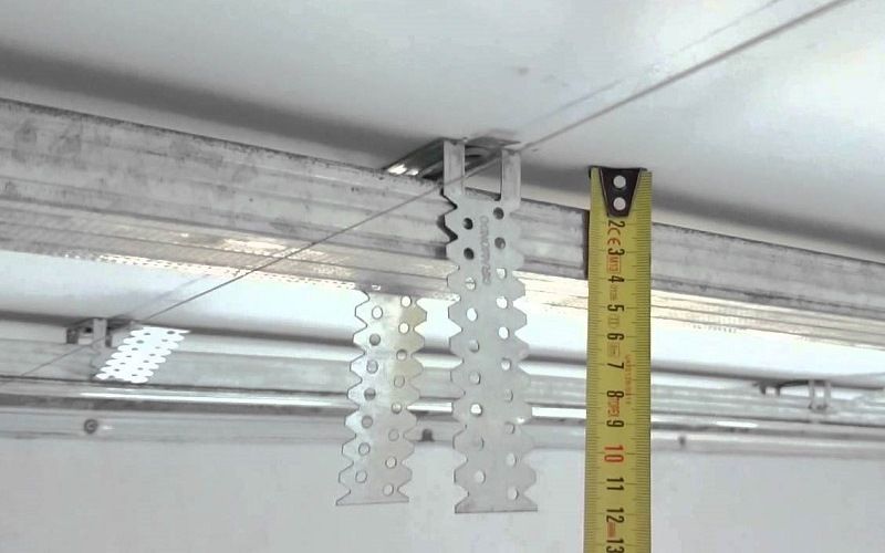 Установка перемычек на стыке листов ГК