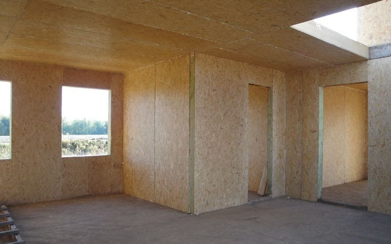 Сборка стен из СИП панелей