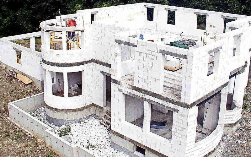 Преимущества и недостатки домов из газобетона