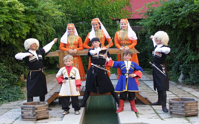 Дети адыгейского народа