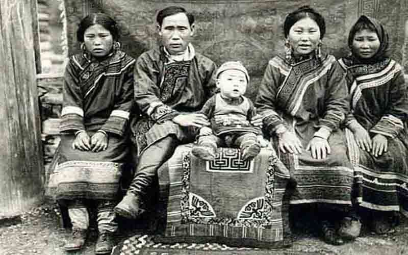 Семья нанайцев