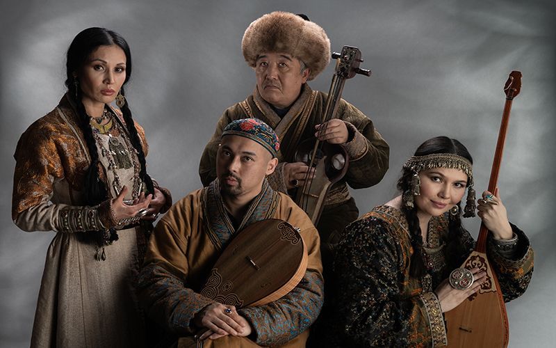 Национальный казахский наряд