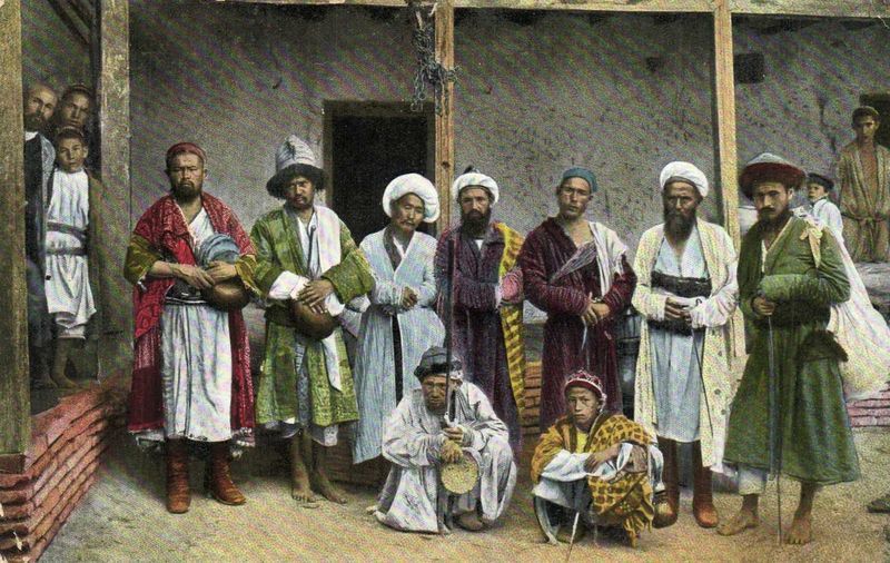 Национальный узбекский наряд