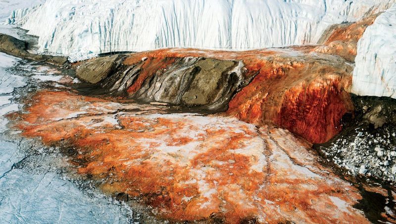 Кровавый водопад. Антарктида