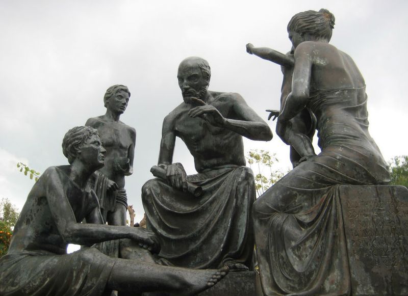 Скульптурная композиция "Гиппократ-врачеватель"