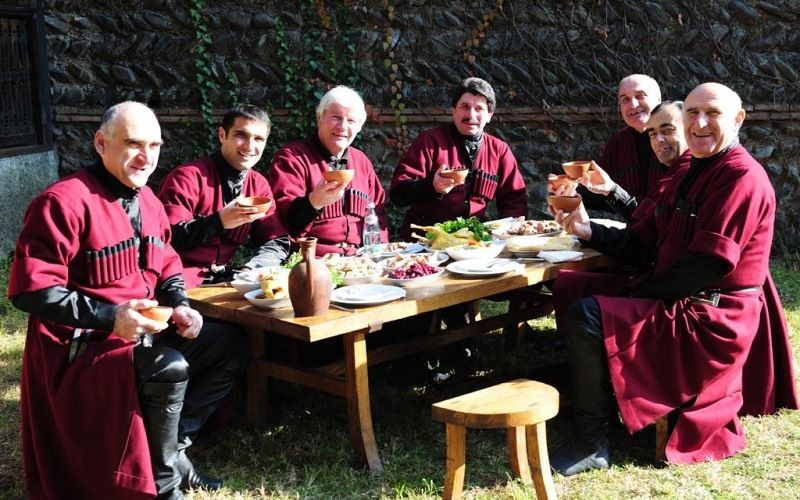 Как обращаются друг к другу грузины