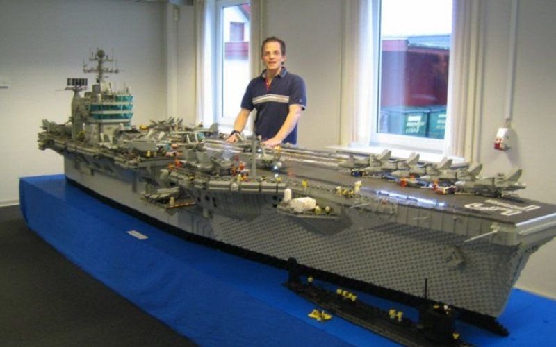 Авианосец-гигант INTREPID Эда Даймента