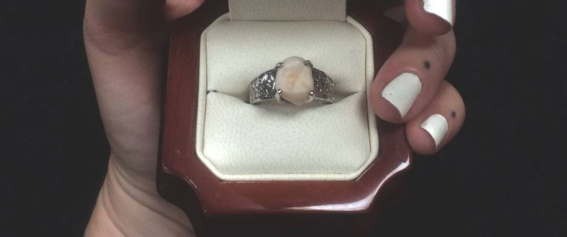 Кольцо с зубом