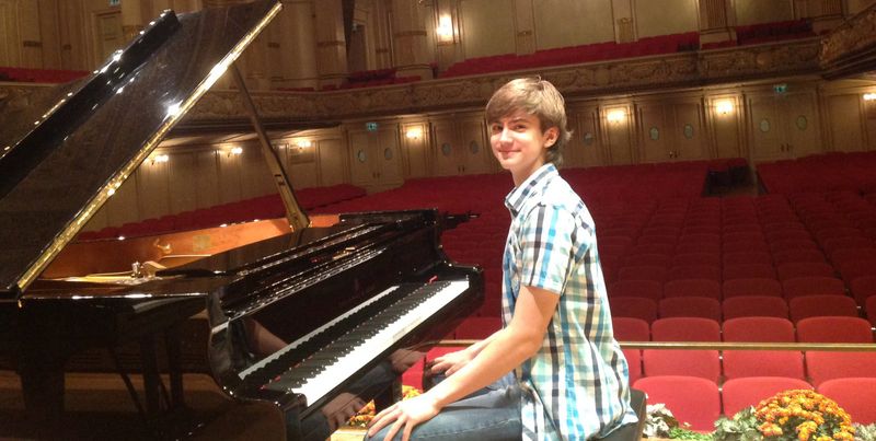 Данил Харитонов