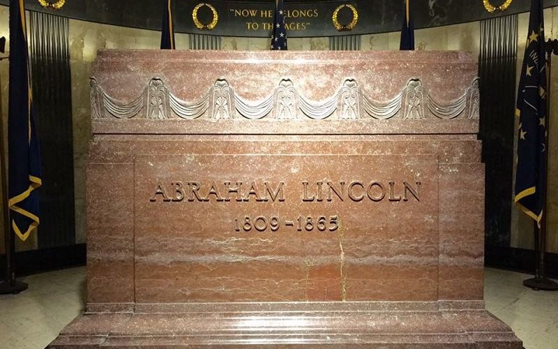 Где похоронен Авраам Линкольн