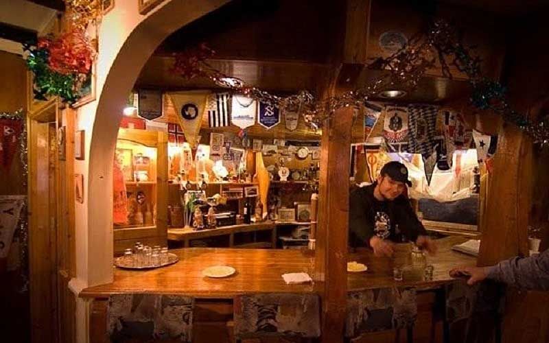 Бар "Фарадей" на украинской научно-исследовательской станции «Академик Вернадский»