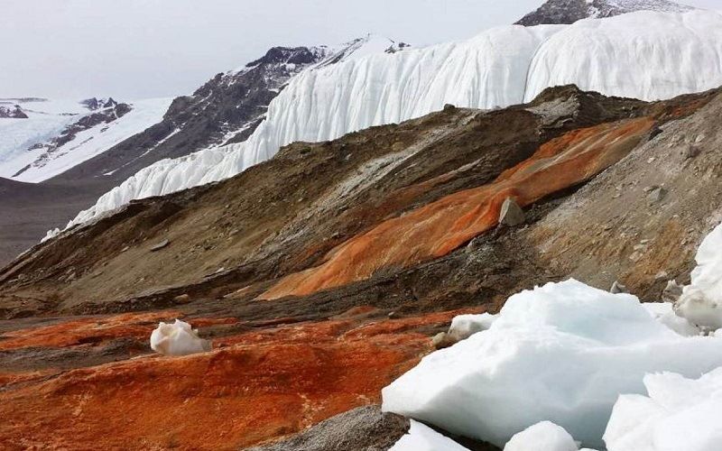 Кровавый водопад. Антарктида