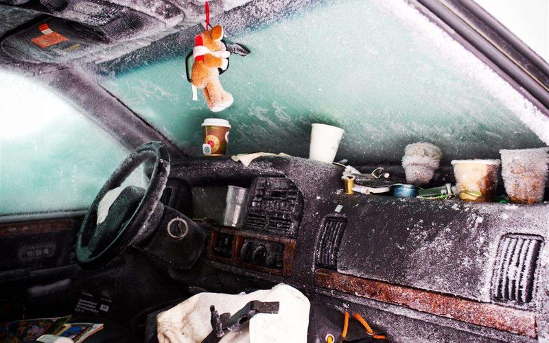 Автомобиль под лавиной