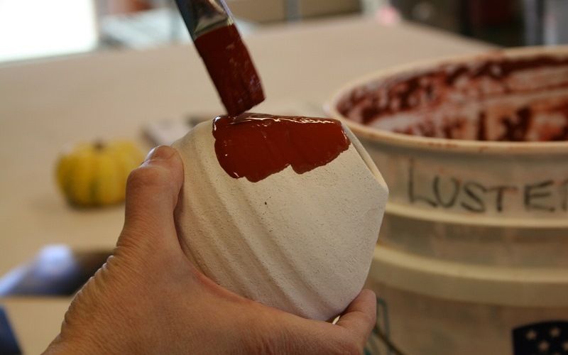 Глазурь из уранового пигмента