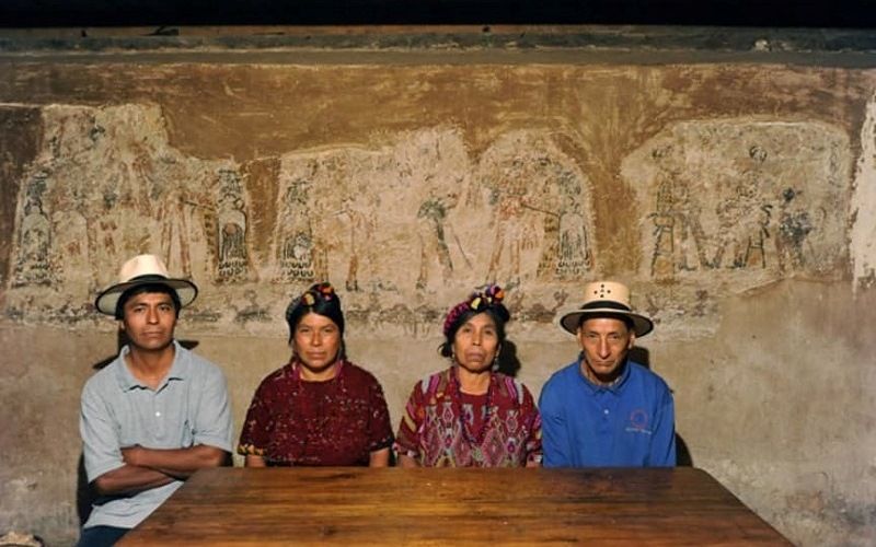 Рисунки древних народов майя в жилом доме