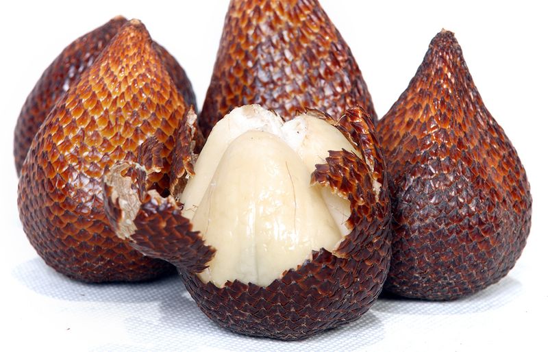 Змеиный фрукт