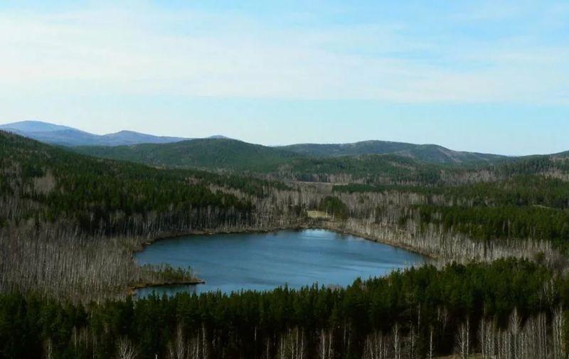 Пустое озеро в России