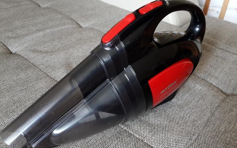 Автомобильный пылесос