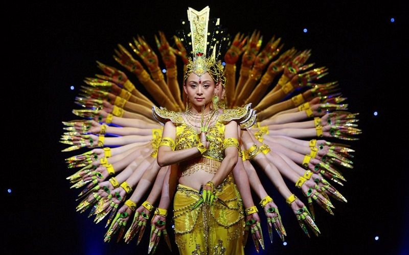 Танец тысячи рук