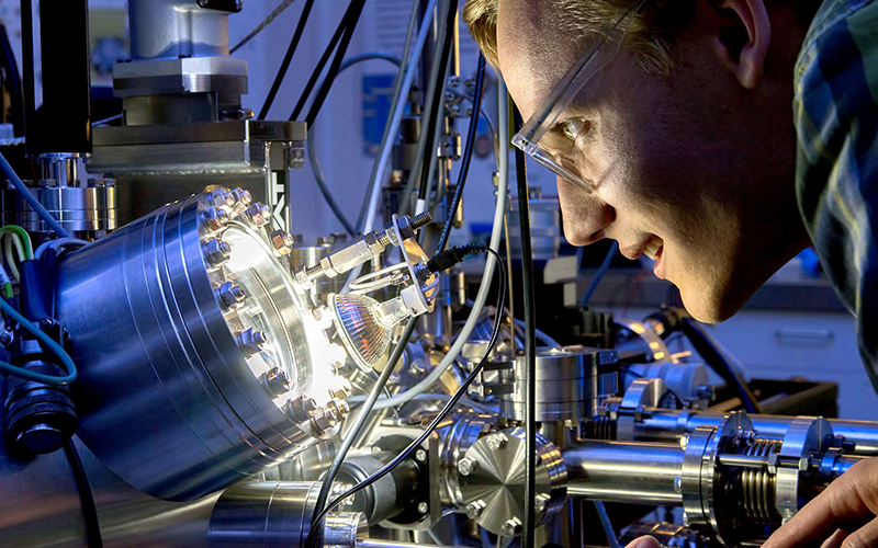 Оптотехник